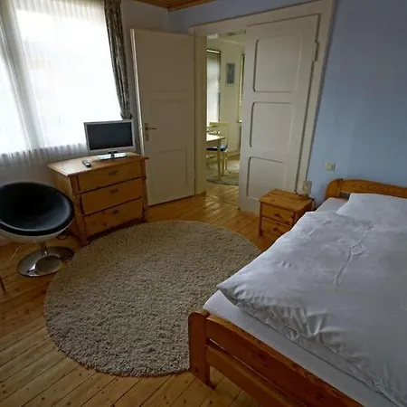 Bed & Breakfast Lindenzimmer Stoecken 3*