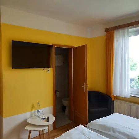 Bed & Breakfast Lindenzimmer Stoecken 3*