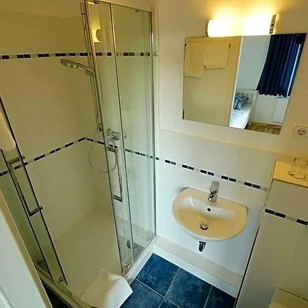Lindenzimmer Stoecken Oda ve Kahvaltı 3*