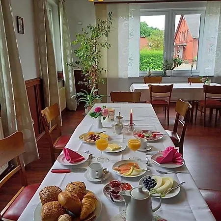 Lindenzimmer Stoecken 3* Oetzen